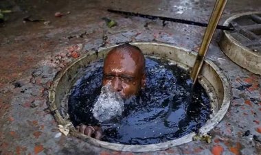 மலக்குழி மரணங்களை வெறும் சட்டம் போட்டு தடுத்துவிட முடியுமா?