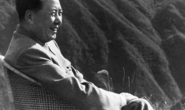 மா சே – துங் (1893 – 1976)