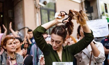 ஈரான் : ஹிஜாப்புக்கு எதிரான பெண்களின் போராட்டம் வெல்லட்டும்