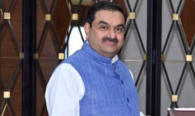 பின்வாங்கும் சர்வதேச முதலீட்டாளர்கள்: நெருக்கடியில் அதானி குழுமம்!