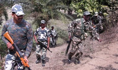 கவிதை: பயங்கரவாத பூச்சாண்டிக் காட்டி - நாடோடிகளாய் எங்களை மாற்றி...