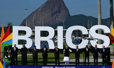 டிரம்ப்பின் அதிரடிப் பிரகடனம்: 'அமெரிக்க-விரோதக் கூட்டணி'யை(BRICS) ஆதரித்தால் 10% கூடுதல் காப்பு வரி விதிக்கப்படும்; புதிய வரி-விதிப்பு கடிதங்கள் இன்றே அனுப்பப்படும்!