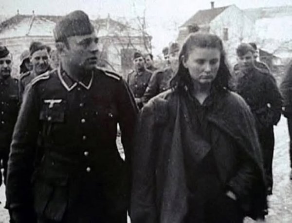 இளம் நாஜி எதிர்ப்புப் போராளியான லெபா ஸ்வெடோசரா ராடிக்