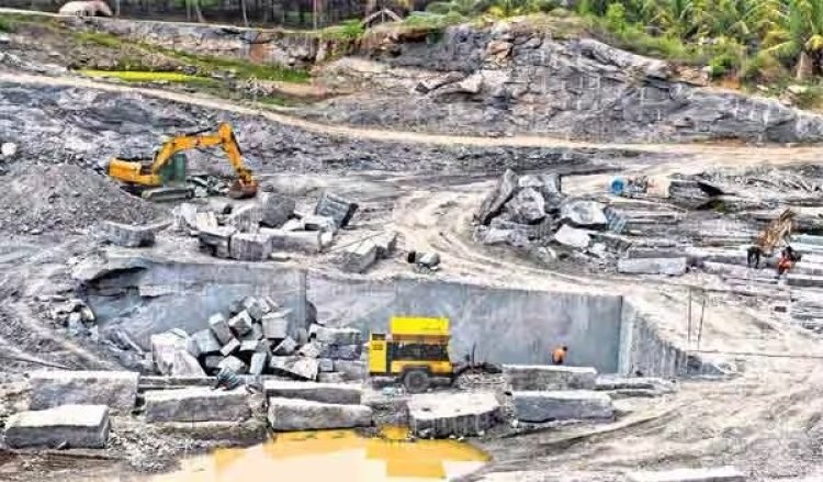 கர்ண கொடூர கனிமவளக் கொள்ளை! சூறையாடப்படும் இயற்கை வளம்!