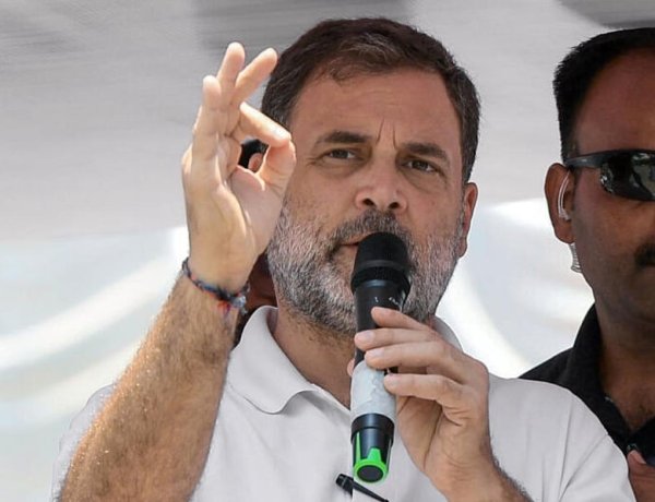 “பிரதமர் மோடியின் கட்டுப்பாட்டில் இருக்கிறார் பினராயி விஜயன்” - ராகுல் காந்தி சாடல்