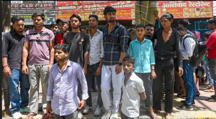 இந்தியாவில் தொழிற்சாலை தொழிலாளி ஒருவர் எவ்வளவு சம்பாதிக்கிறார்?