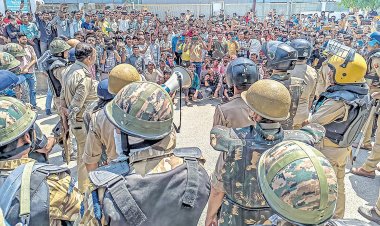 நொய்டா முதல் ஃபாக்ஸ்கான் வரை: இந்திய அரசு யாருக்கானது?