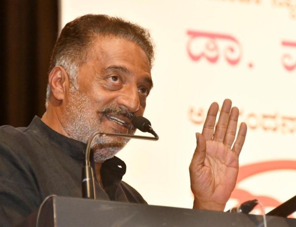 எஸ்.ஐ.ஆர் (SIR), தொகுதி மறுவரையறை ஆகியவை மக்களின் ஆதரவு இல்லாமலேயே பா.ஜ.க அதிகாரத்தில் நீடிப்பதற்கான முயற்சிகள்: பிரகாஷ் ராஜ்