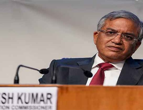 தலைமைத் தேர்தல் ஆணையர் பதவியில் நீடிப்பதற்கு எவ்வித நெறியும் உரிமையும் இல்லை